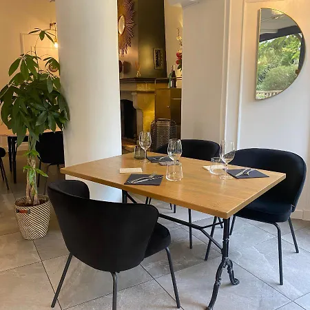 Le Clos Du Pontic Logis Et Cit'hotel Otel 3*