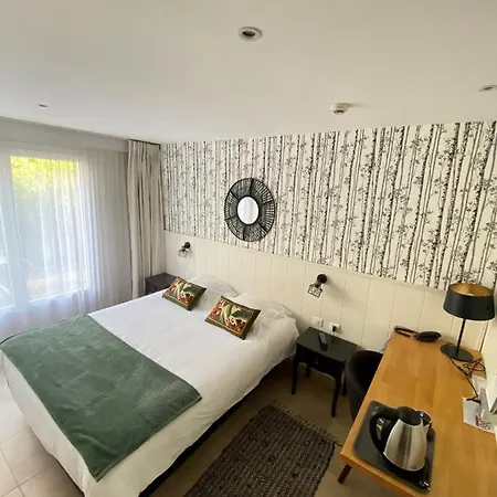 Le Clos Du Pontic Logis Et Cit'hotel Otel