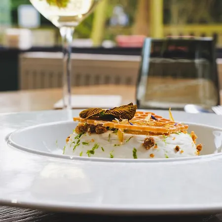 Otel Le Clos Du Pontic Logis Et Cit'hotel 3*