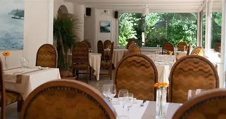 Otel Le Clos Du Pontic Logis Et Cit'hotel 3*